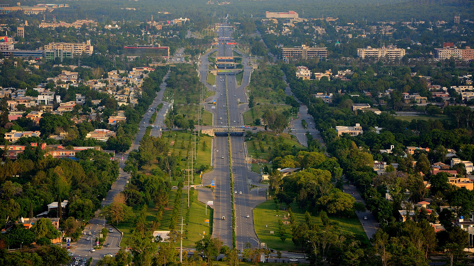 An avenue in Islamabad.