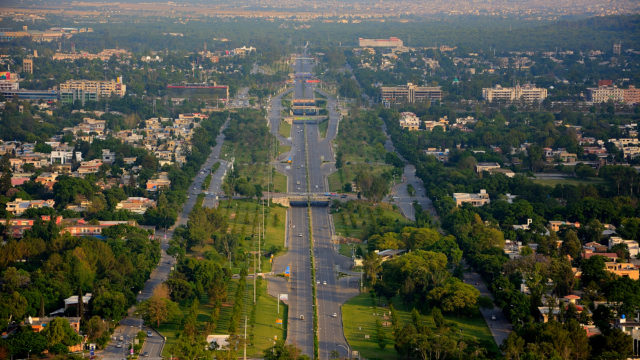 An avenue in Islamabad.