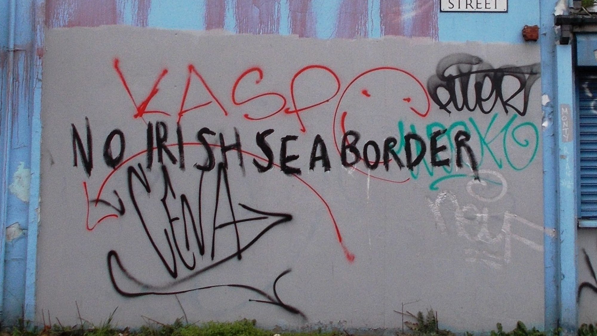 graffiti in belfast - no irish sea border