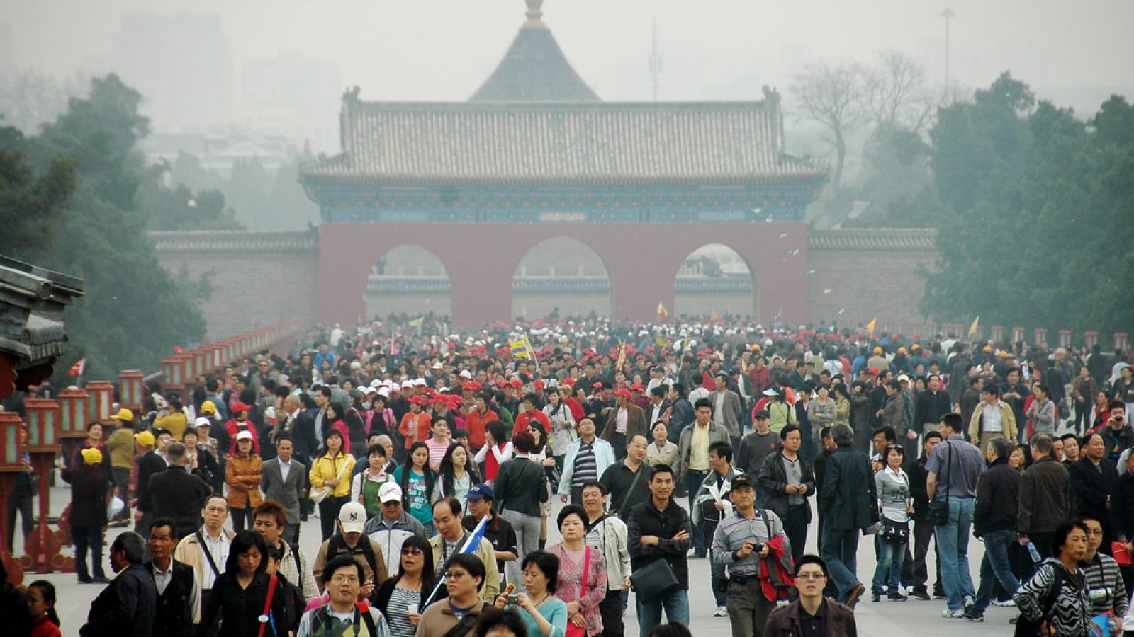 Crowd of people at the Temple of Heaven in Beijing