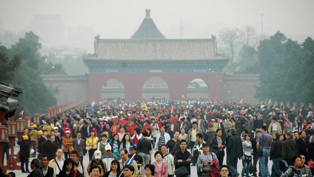 Crowd of people at the Temple of Heaven in Beijing