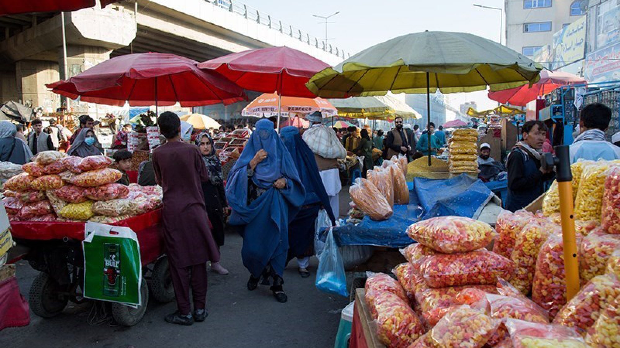 Street showing people and vendors in Kabul