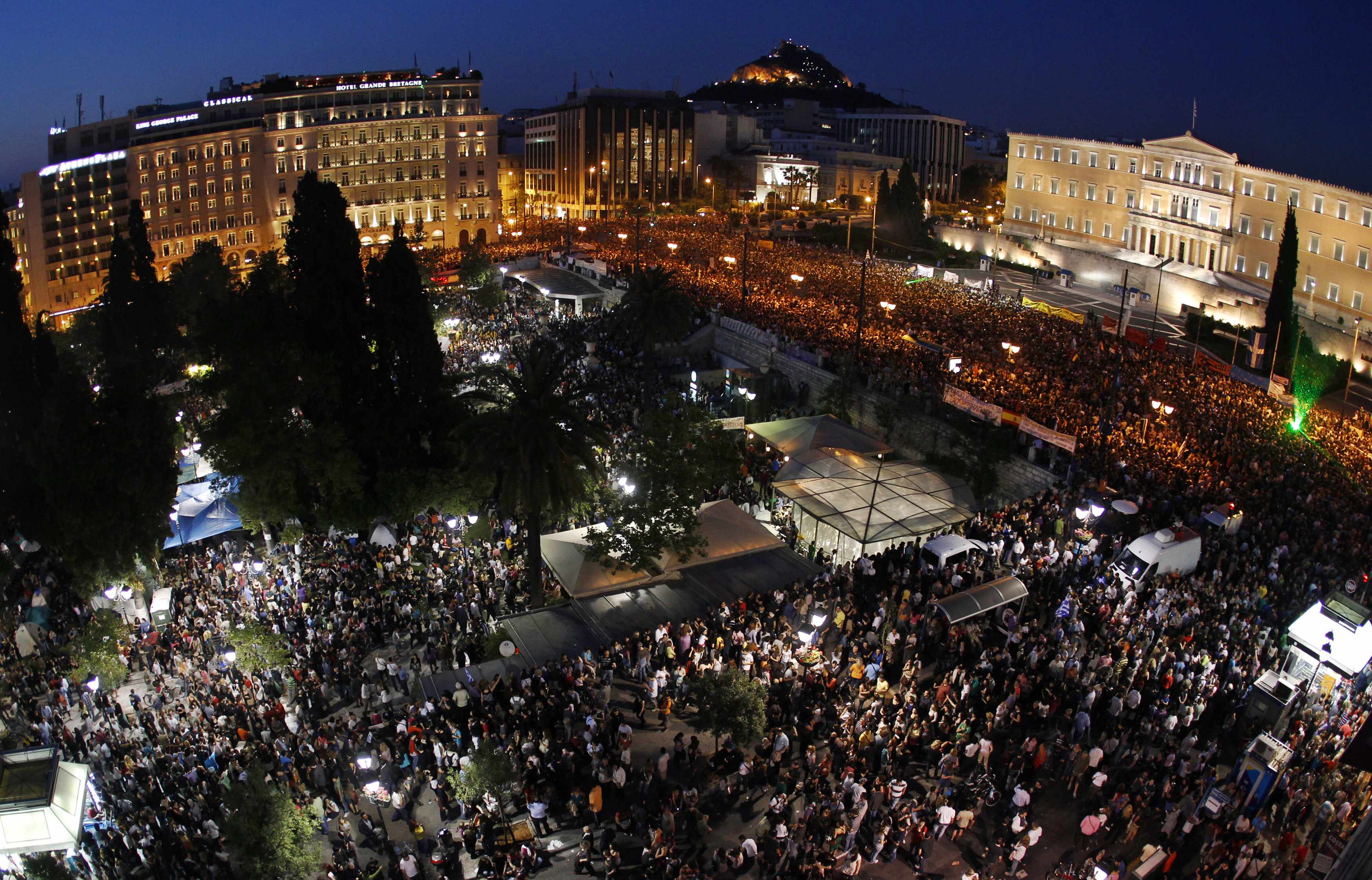 Protesters gather during a rally against a new austerity package at Constitution (Syntagma) square in Athens May 29, 2011. The protest was organized for a fifth day through a Facebook group called 